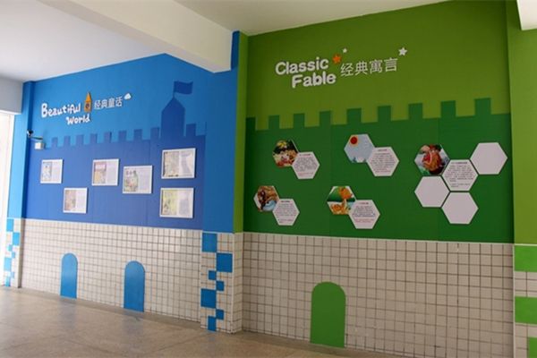 校園文化建設的重點放在系部、班級和學生社團