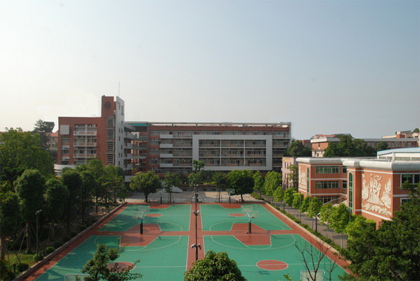 回顧2016年 推進(jìn)“三嚴(yán)三實”專題教育 提升校園文化建設(shè)品位